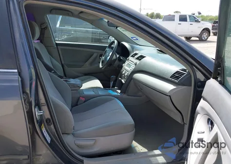 2011 Toyota Camry Le z USA, uszkodzony, nr VIN 4T1BF3EK0BU644561